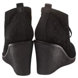 مملوكة مسبقًا Louis Vuitton Black Suede Monogram  Ankle Boot Size 39