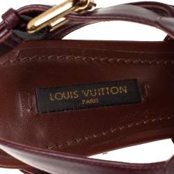 مملوكة مسبقًا صندل لوي فيتون جلد عنابي مزخرف نعل سميك مقدمة مفتوحة بحزام للكاحل مقاس 38