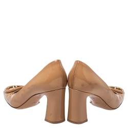 مملوكة مسبقًا حذاء كعب عالي لوي فيتون ماديلين كعب سميك جلد لامع بيج مقاس 37.5