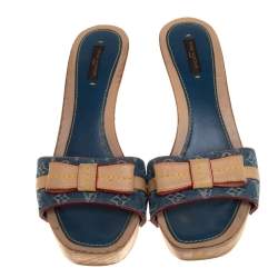 مملوكة مسبقًا Louis Vuitton Blue Monogram Denim and Leather Bow Detail Slides Sandals Size 39.5