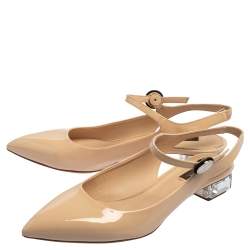 مملوكة مسبقًا صندل لوي فيتون جلد بيج لامع كعب شفاف بحزام للكاحل مقاس 39.5