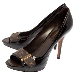 مملوكة مسبقًا حذاء كعب عالي لوي فيتون مقدمة مفتوحة نعل سميك كانفاس ميني لين و جلد لامع أسود مقاس 37.5