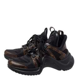 Pre Owned حذاء رياضي لوي فيتون أرشلايت كانفاس مونوغرامي ونايلون أسود/بني مقاس 40