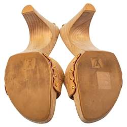 مملوكة مسبقًا Louis Vuitton Tan Leather Wooden Slide Clog Sandals Size 40.5