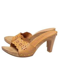مملوكة مسبقًا Louis Vuitton Tan Leather Wooden Slide Clog Sandals Size 40.5