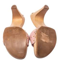 مملوكة مسبقًا Louis Vuitton Pink Laser Cut Leather Slide Sandals Size 39