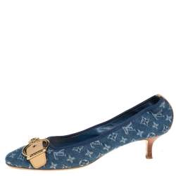 مملوكة مسبقًا Louis Vuitton Blue Monogram Denim And Beige Leather Buckle Embellished Pumps Size 38