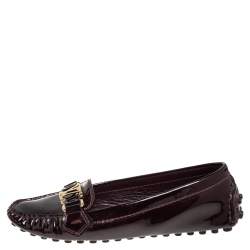 مملوكة مسبقًا Louis Vuitton Burgundy Patent Leather Oxford Slip On Loafers Size 35