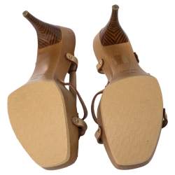 مملوكة مسبقًا صندل لوي فيتون جلد أزرق/بيج ودينم مونوغرامي نعل سميك بحزام للكاحل مقاس 39.5