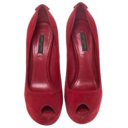 مملوكة مسبقًا Louis Vuitton Red Suede Oh Really! Peep Toe Platform Pumps Size 38