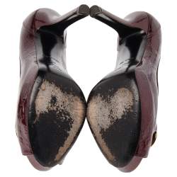 Louis Vuitton Burgundy Monogram Patent Leather Chain Detail Peep Toe Platform Pumps Size 40
