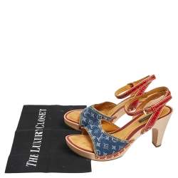 Pre Owned صندل لوي فيتون جلد نقشة التمساح ودينم مونوغرامي أحمر/أزرق بحزام للكاحل مقاس 37.5