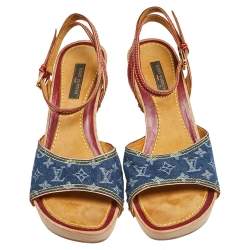 Pre Owned صندل لوي فيتون جلد نقشة التمساح ودينم مونوغرامي أحمر/أزرق بحزام للكاحل مقاس 37.5