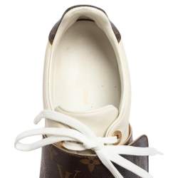 مملوكة مسبقًا Louis Vuitton White Leather and Monogram Coated Canvas Frontrow Sneakers Size 37.5
