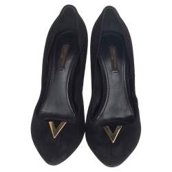 Pre Owned Louis Vuitton Black Suede Heartbreaker Pumps Size 38.5