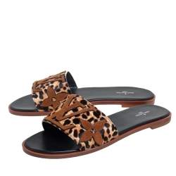 مملوكة مسبقًا صندل لوي فيتون فلات لوك إيت مونوغرامي سويدي وشعر عجل طباعة فهد بني مقاس 41