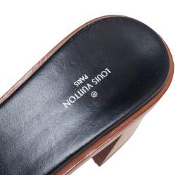 مملوكة مسبقًا Louis Vuitton Black Leather Lock It Mule Sandals Size 37