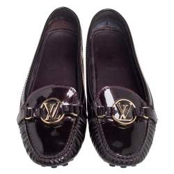 مملوكة مسبقًا Louis Vuitton Burgundy Patent Leather Dauphine Loafers Size 40.5