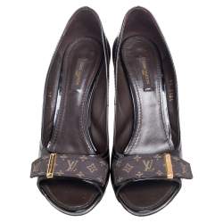 مملوكة مسبقًا Lousi Vuitton Burgundy Patent Leather Monogram Open Toe Pumps Size 39