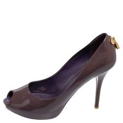 Pre Owned حذاء كعب عالي لوي فيتون أو ريلي! جلد بنفسجي لامع بمقدمة مفتوحة مقاس 40.5