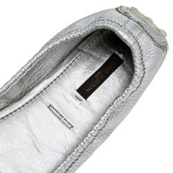 Pre Owned Louis Vuitton Silver Leather Bow Ballerina Flats Size 39.5