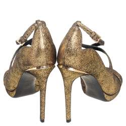 مملوكة مسبقًا Louis Vuitton Gold Texture Leather Buckle Platform Sandals Size 38.5