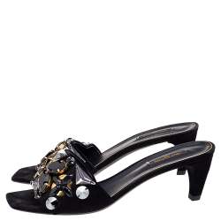 مملوكة مسبقًا Louis Vuitton Black Suede Crystal Embellished Slide Sandals Size 39