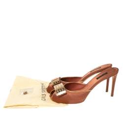 مملوكة مسبقًا صندل سلايدز لوي فيتون فيونكة ساتان بني مقاس 40.5