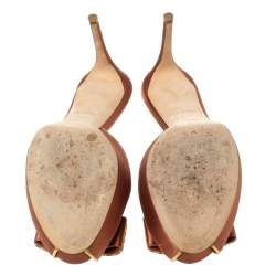 مملوكة مسبقًا صندل سلايدز لوي فيتون فيونكة ساتان بني مقاس 40.5