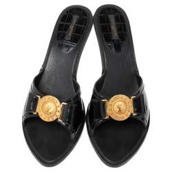 Pre Owned صندل سلايدلوي فيتون جلد لامع أسود مزين فيونكة مقاس 41.5