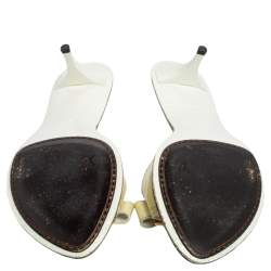 مملوكة مسبقًا Louis Vuitton Cream Patent Leather LV Logo Slide Sandals Size 41