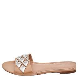 مملوكة مسبقًا صندل سلايد فلات لوي فيتون جلد بيج لامع  فلات مزخرف مقاس 39.5