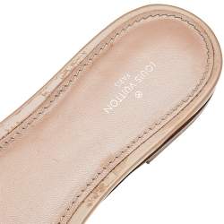 مملوكة مسبقًا صندل سلايد فلات لوي فيتون جلد بيج لامع  فلات مزخرف مقاس 39.5