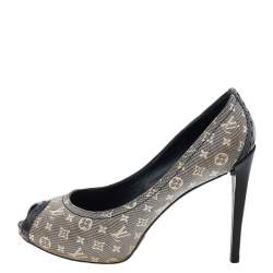 Pre Owned حذاء كعب عالي لوي فيتون كانفاس ميني لين مونوغرامي وجلد لامع مقدمة مفتوحة أزرق مقاس 37