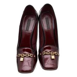 مملوكة مسبقًا حذاء كعب عالي لوي فيتون جلد أسود لامع / عنابي  بسلسلة قفل مقاس 39