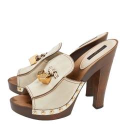 مملوكة مسبقًا Louis Vuitton Beige Suede Dice Embellished Sandals Size 39