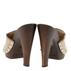مملوكة مسبقًا Louis Vuitton Beige Suede Dice Embellished Sandals Size 39