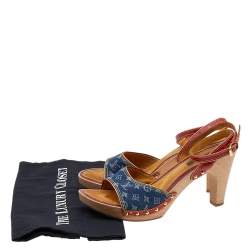 مملوكة مسبقًا Louis Vuitton Blue Monogram Denim and Crocodile Ankle Strap Clog Sandals Size 40