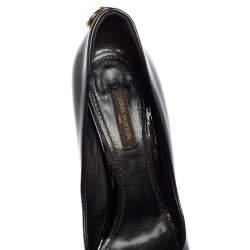 مملوكة مسبقًا Louis Vuitton Black Patent Leather Lock It Pumps Size 37.5