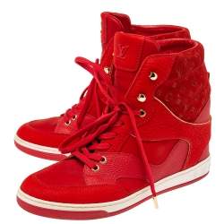 مملوكة مسبقًا Louis Vuitton Monogram Red Suede High Top Sneakers  Size 38.5