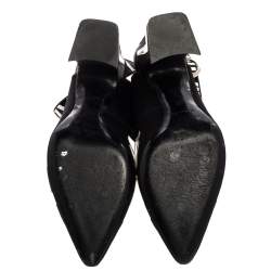 مملوكة مسبقًا صندل لوي فيتون جلد لامع وساتان أبيض/أسود رباط كاحل مقاس 37