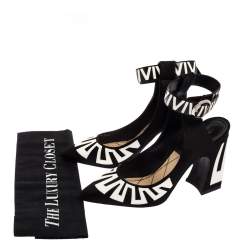 مملوكة مسبقًا صندل لوي فيتون جلد لامع وساتان أبيض/أسود رباط كاحل مقاس 37