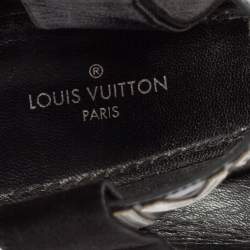 مملوكة مسبقًا صندل لوي فيتون جلد لامع وساتان أبيض/أسود رباط كاحل مقاس 37