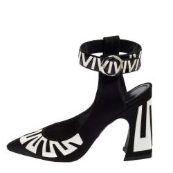 مملوكة مسبقًا صندل لوي فيتون جلد لامع وساتان أبيض/أسود رباط كاحل مقاس 37