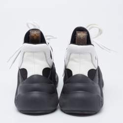 مملوكة مسبقًا حذاء رياضي لوي فيتون أركلايت جلد ونيوبرين أبيض/أسود مقاس 38