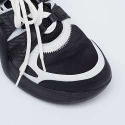 مملوكة مسبقًا حذاء رياضي لوي فيتون أركلايت جلد ونيوبرين أبيض/أسود مقاس 38