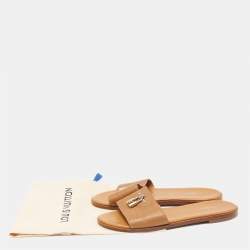 Pre Owned صندل سلايد فلات لوك إيت جلد مُحبب بني مقاس 39