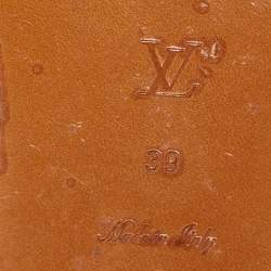 Pre Owned صندل سلايد فلات لوك إيت جلد مُحبب بني مقاس 39