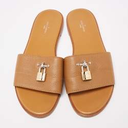 Pre Owned صندل سلايد فلات لوك إيت جلد مُحبب بني مقاس 39