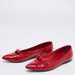 مملوكة مسبقًا حذاء باليرينا فلات لوي فيتون جلد أحمر لامع  مزخرف بالزهور مقاس 37.5